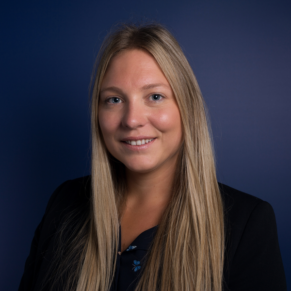 Kirsten Granger Headshot.png